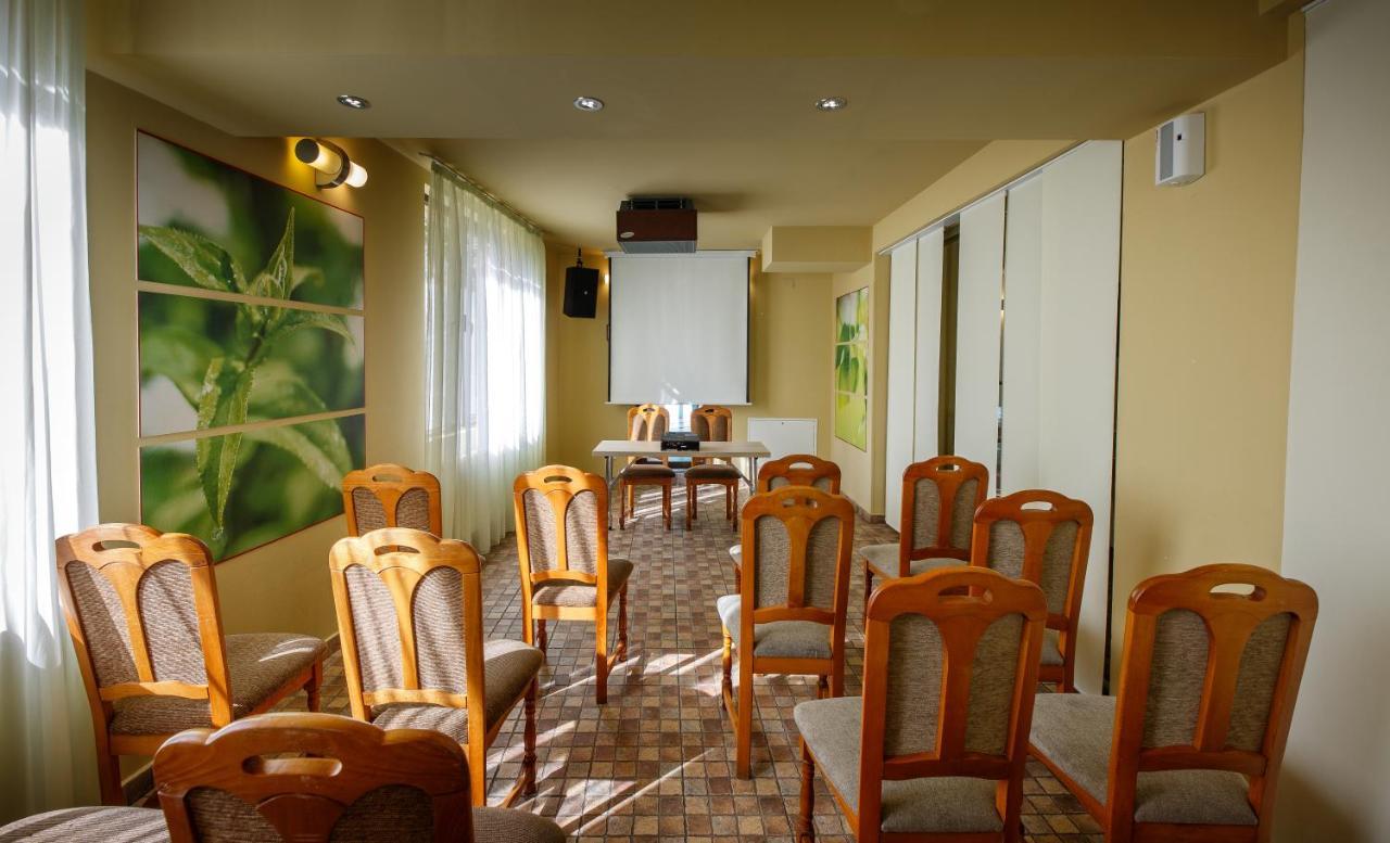 Eden Grand Resort Predeal Exterior photo